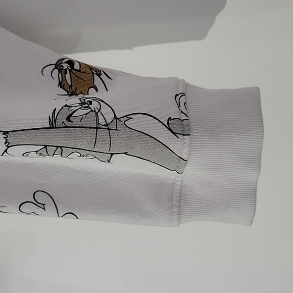 Warner Brothers Tom and  Jerry sweatshirt raw edge hem - Picture 2 of 6
